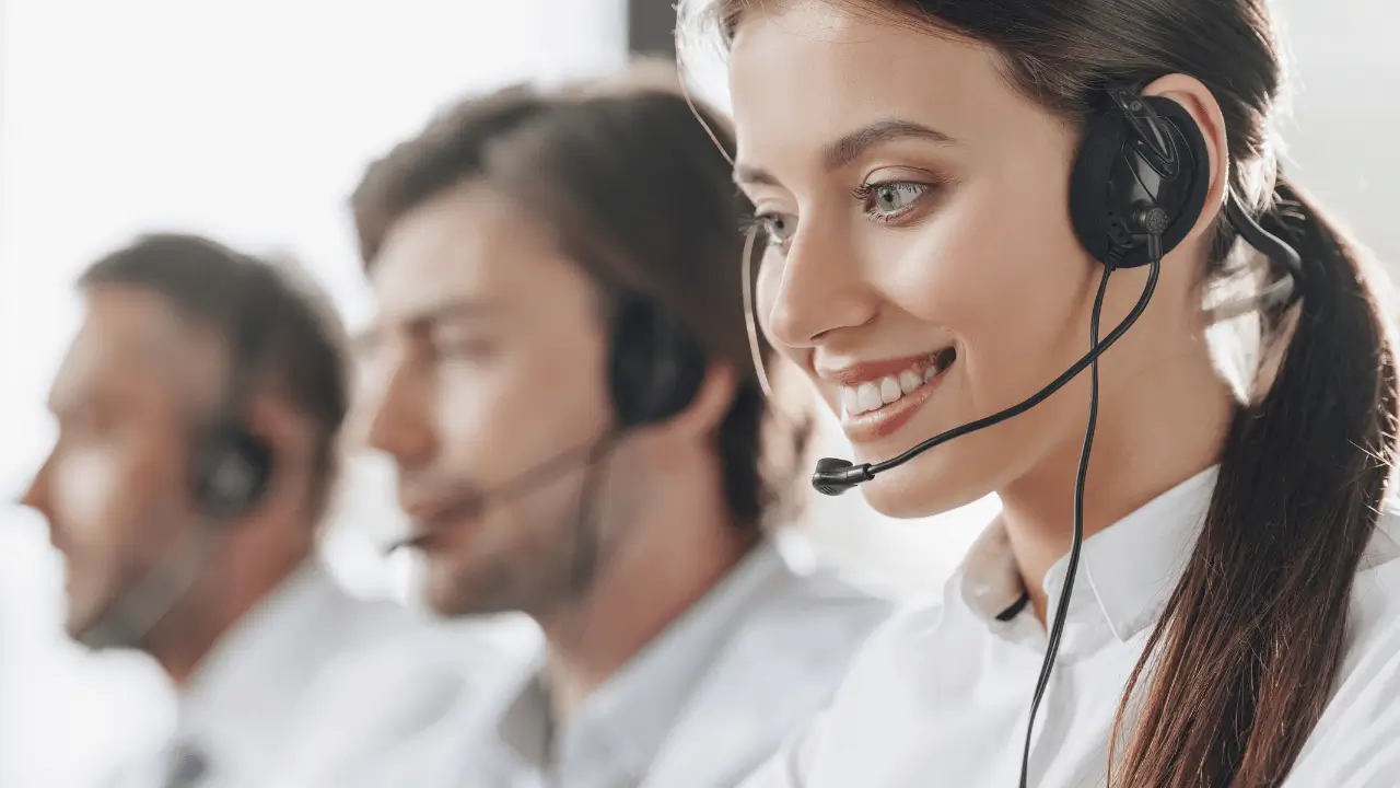 mulher operadora de call center